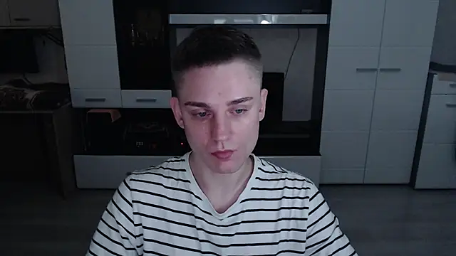 Snapshot of angryzan chatting on 10.24.25 angryzan online show from 10.24.25