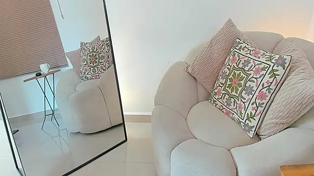 SofiMeza online show from 09.26.25