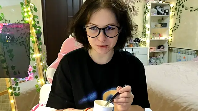 lily noris online show from 12.13.24