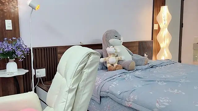  Ely  online show from 10.05.25