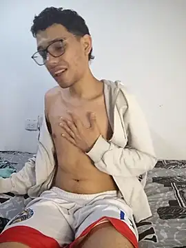 Snapshot of Diego-Monsalve chatting on 03.19.25 Diego-Monsalve online show from 03.19.25