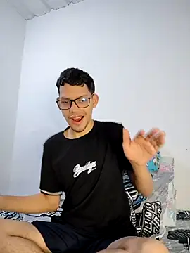 Snapshot of Diego-Monsalve chatting on 03.21.25 Diego-Monsalve online show from 03.21.25