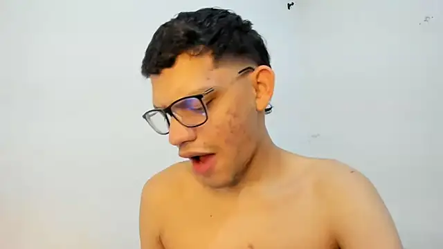 Snapshot of Diego-Monsalve chatting on 09.29.25 Diego-Monsalve online show from 09.29.25