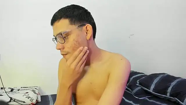 Snapshot of Diego-Monsalve chatting on 10.29.25 Diego-Monsalve online show from 10.29.25