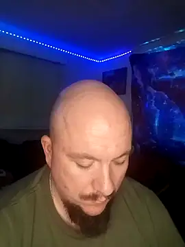 Snapshot of Spunonymous chatting on 01.01.25 Spunonymous online show from 01.01.25