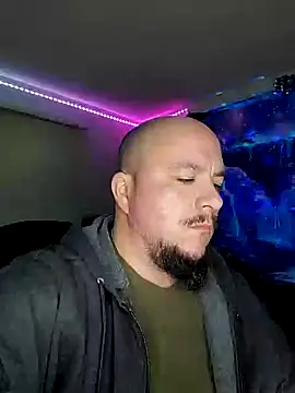 Snapshot of Spunonymous chatting on 01.04.25 Spunonymous online show from 01.04.25