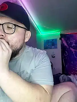 Snapshot of Spunonymous chatting on 02.06.25 Spunonymous online show from 02.06.25