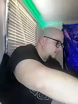 Snapshot of Spunonymous chatting on 02.14.25 Spunonymous online show from 02.14.25