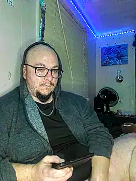 Snapshot of Spunonymous chatting on 02.16.25 Spunonymous online show from 02.16.25