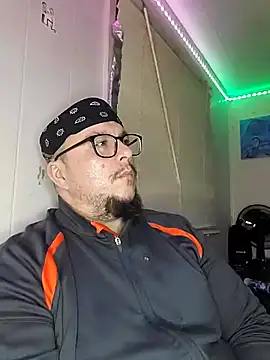 Snapshot of Spunonymous chatting on 02.25.25 Spunonymous online show from 02.25.25