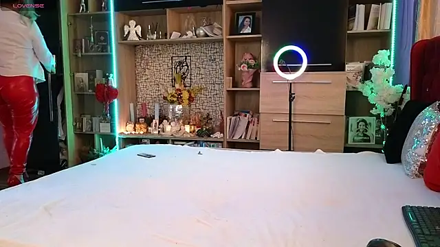 Snapshot of SeductiveCeline chatting on 03.17.25 SeductiveCeline online show from 03.17.25