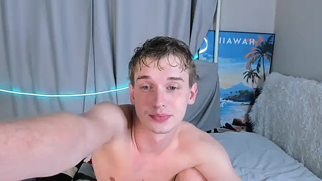 Snapshot of 4ever_dude chatting on 10.12.25 4ever dude online show from 10.12.25