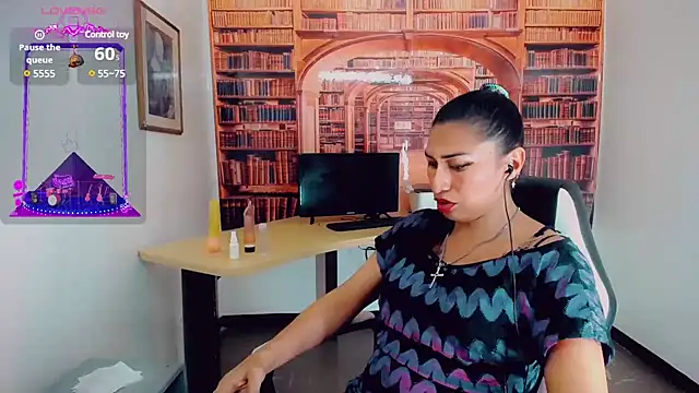 khiara moretti online show from 12.17.24