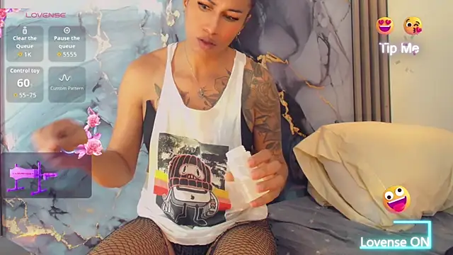 khiara moretti online show from 04.08.26