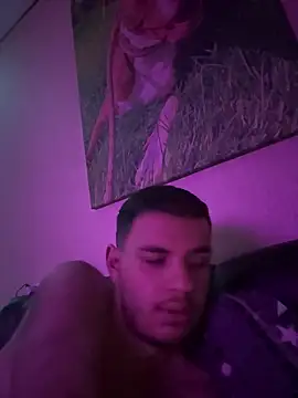 Snapshot of oscar_sweet22 chatting on 10.23.25 oscar sweet22 online show from 10.23.25