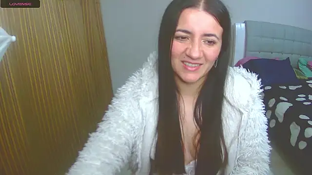 Dayanna Smitt online show from 02.14.25