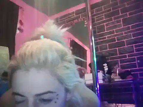 Snapshot of watermellonpussy chatting on 03.10.25 watermellonpussy online show from 03.10.25