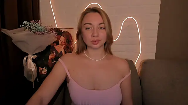 DanielaWisse online show from 12.18.24