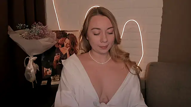 DanielaWisse online show from 12.22.24