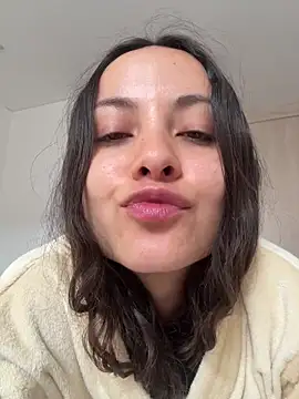 Snapshot of Megan_Rodrigo chatting on 05.11.26 Megan Rodrigo online show from 05.11.26