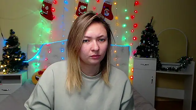 Snapshot of SallyVerda chatting on 12.30.24 SallyVerda online show from 12.30.24
