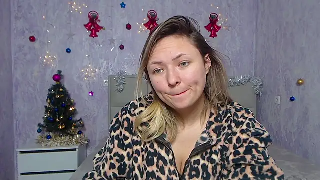 Snapshot of SallyVerda chatting on 01.07.25 SallyVerda online show from 01.07.25