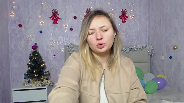 Snapshot of SallyVerda chatting on 01.10.25 SallyVerda online show from 01.10.25