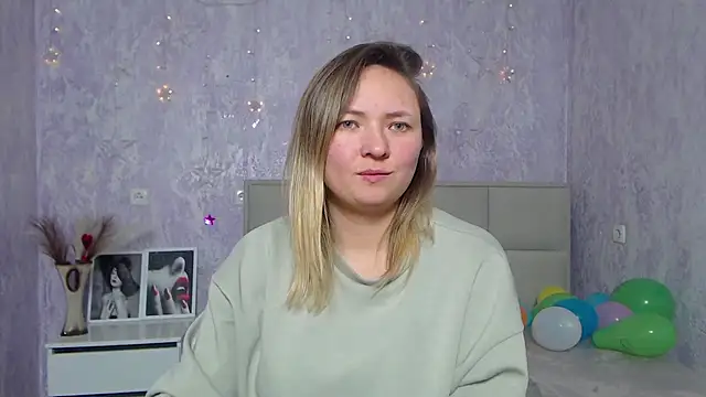 Snapshot of SallyVerda chatting on 01.16.25 SallyVerda online show from 01.16.25