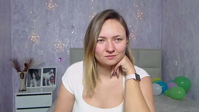Snapshot of SallyVerda chatting on 01.16.25 SallyVerda online show from 01.16.25