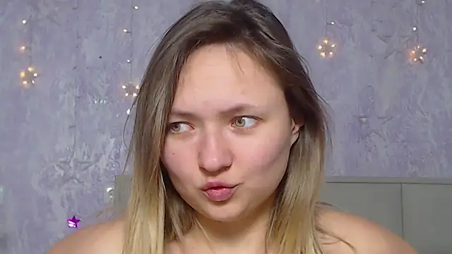 Snapshot of SallyVerda chatting on 01.16.25 SallyVerda online show from 01.16.25