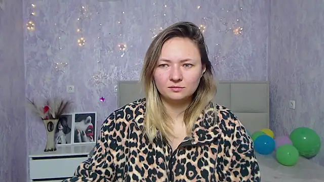 Snapshot of SallyVerda chatting on 01.17.25 SallyVerda online show from 01.17.25