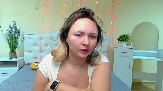 Snapshot of SallyVerda chatting on 01.19.25 SallyVerda online show from 01.19.25