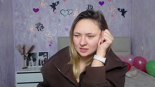 Snapshot of SallyVerda chatting on 02.01.25 SallyVerda online show from 02.01.25