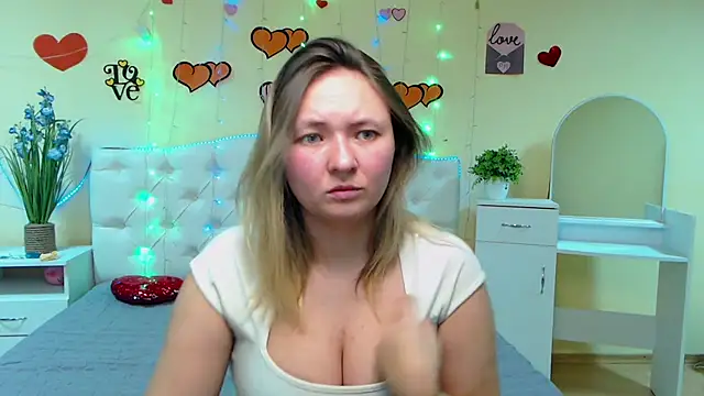 Snapshot of SallyVerda chatting on 02.11.25 SallyVerda online show from 02.11.25