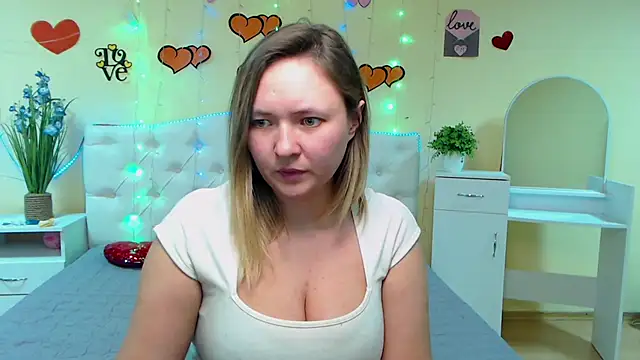 Snapshot of SallyVerda chatting on 02.12.25 SallyVerda online show from 02.12.25