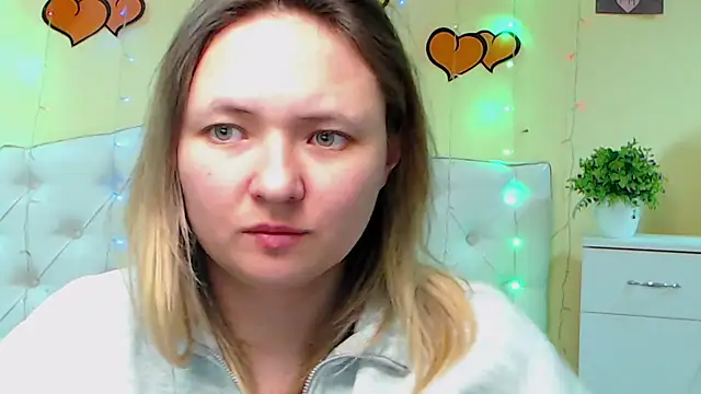 Snapshot of SallyVerda chatting on 02.15.25 SallyVerda online show from 02.15.25