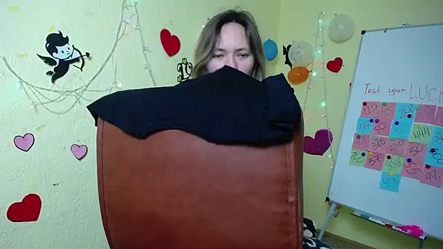 Snapshot of SallyVerda chatting on 02.22.25 SallyVerda online show from 02.22.25