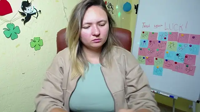 Snapshot of SallyVerda chatting on 03.19.25 SallyVerda online show from 03.19.25