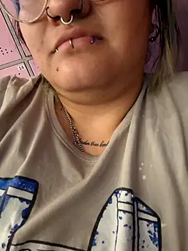 lucky-leah online show from 11.20.25