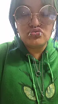 lucky-leah online show from 02.10.26