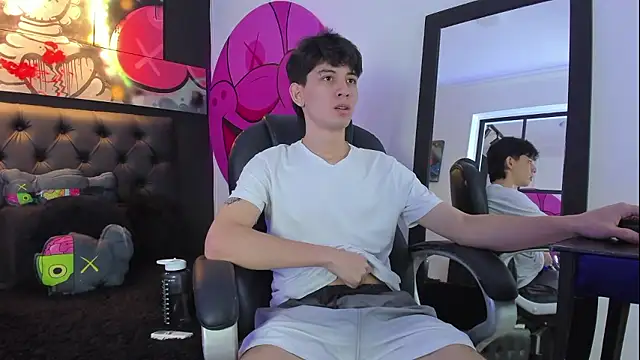 Santi delacruz online show from 12.04.24