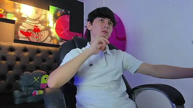 Santi delacruz online show from 02.06.25