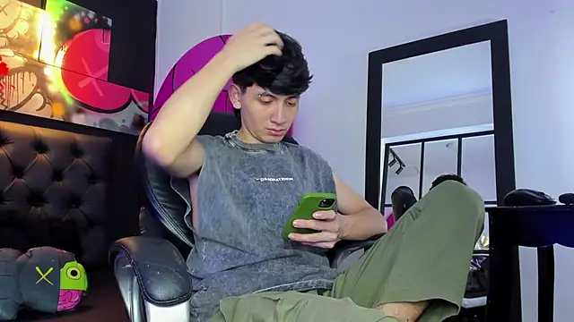 Santi delacruz online show from 02.25.25