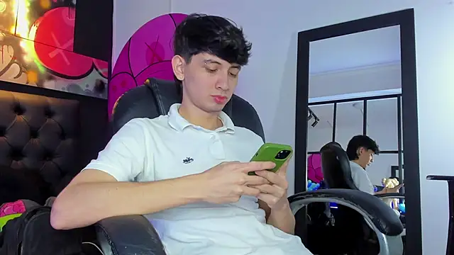 Santi delacruz online show from 02.26.25