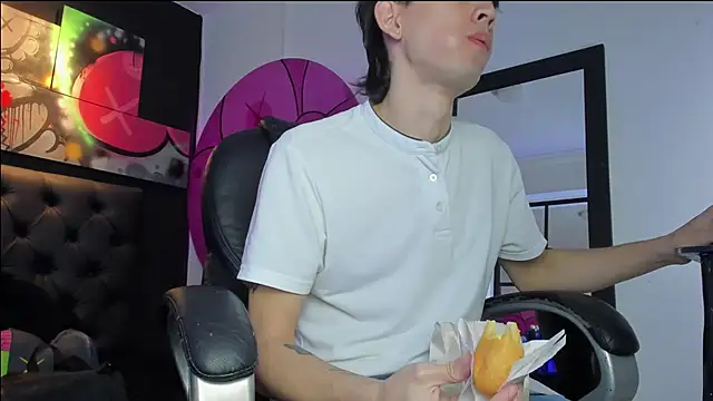 Santi delacruz online show from 03.11.25