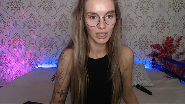 JulDoll online show from 09.19.25