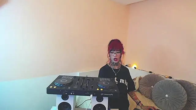 Isabella  dark online show from 12.03.24