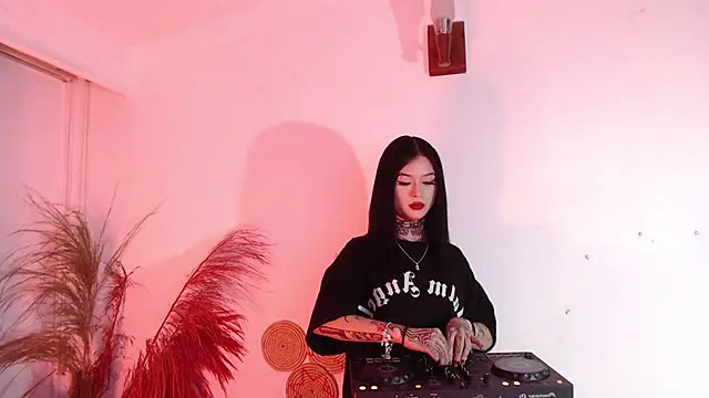 Isabella  dark online show from 01.03.25