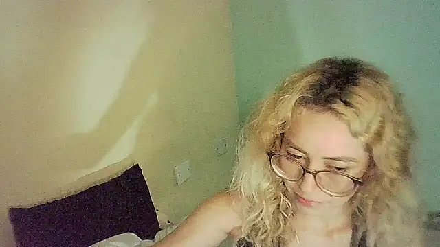 JuliaMack online show from 12.19.24