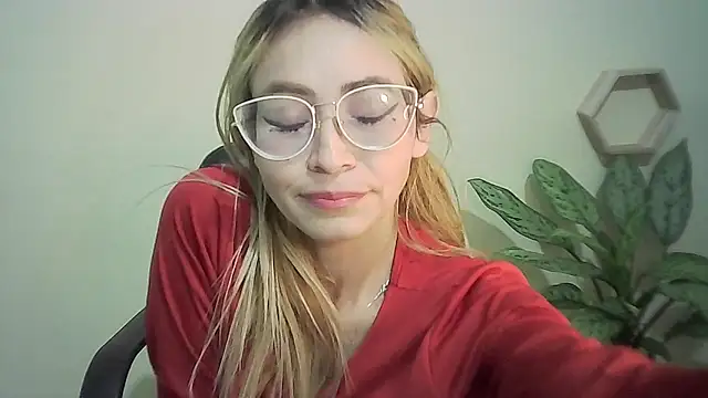 JuliaMack online show from 03.01.25